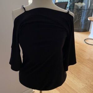 Women’s small chain cold shoulder top